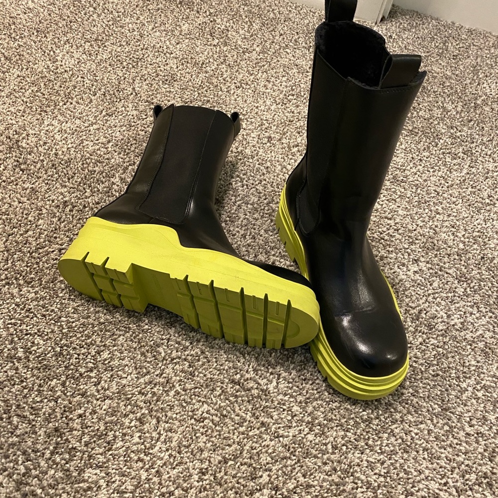 Bottega Veneta tire